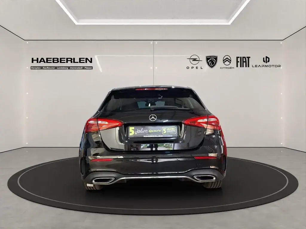 Gebraucht Mercedes A180 AMG line 136 PS (100 kW) 2019 Schwarz Limousine