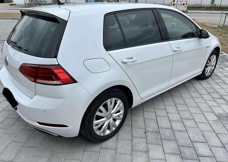 Gebraucht VW e-Golf 100 kW (136 PS) 2020 Weiß Kleinwagen
