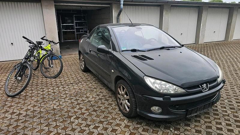 Schwarz Gebraucht 2004 Peugeot 206 CC Cabrio | 1.500 € (Fairer Preis) - Bild 1/4