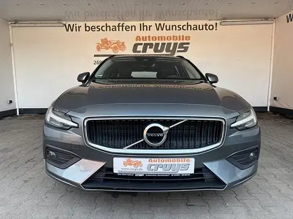 Gebraucht Volvo V60 Momentum 190 PS (139 kW) 2019 Osmium grey metallic / metalli Kombi