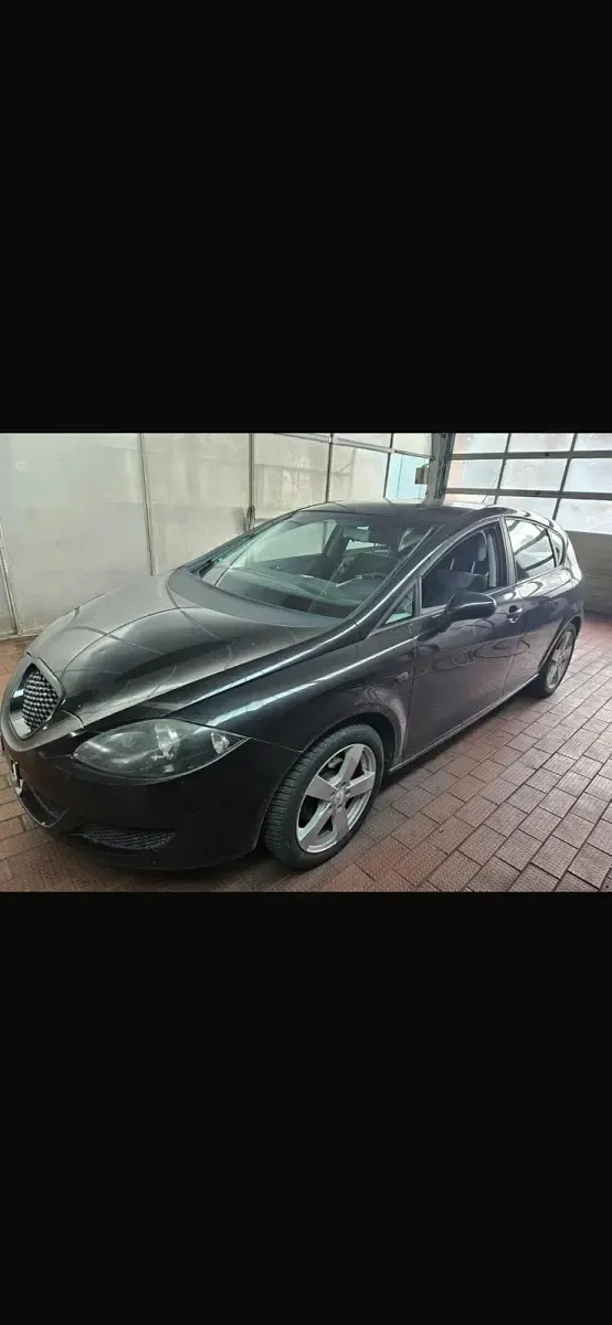 Usata Seat Leon 102 CV (75 kW) 2007 Nero Utilitaria