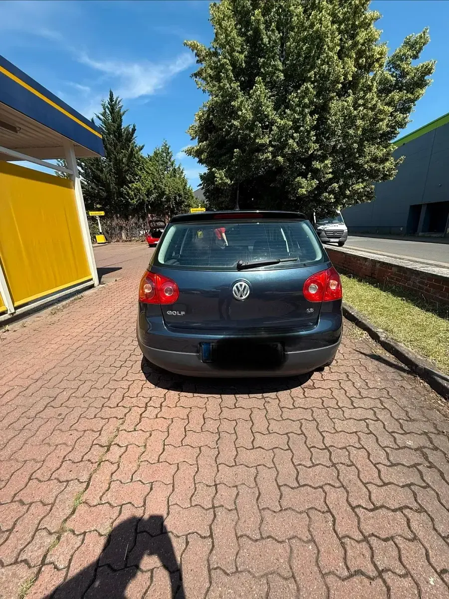 Gebraucht VW Golf V 90 PS (66 kW) 2005 Blau Kleinwagen
