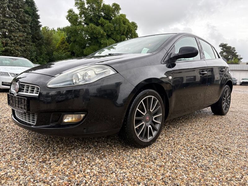 Schwarz Gebraucht 2011 Fiat Bravo Dynamic Kleinwagen | 2.250 € (Guter Preis) - Bild 1/4