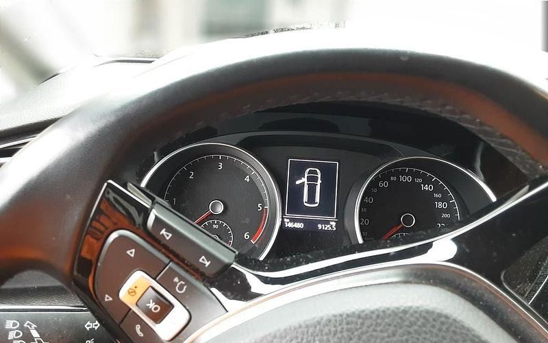 Gebraucht VW Touran Sound 150 PS (110 kW) 2017 Grau Van / Kleinbus