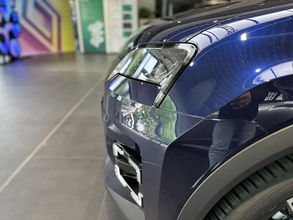 Neu Renault R5 Urban 88 kW (120 PS) 2026 Nachtblau metallic, black pea Kleinwagen