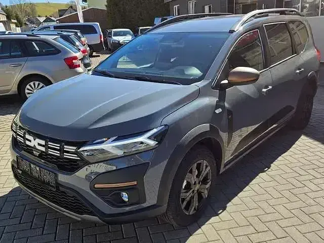 Gebraucht Dacia Jogger Extreme 141 PS (103 kW) 2024 Städtisches grau Van / Kleinbus