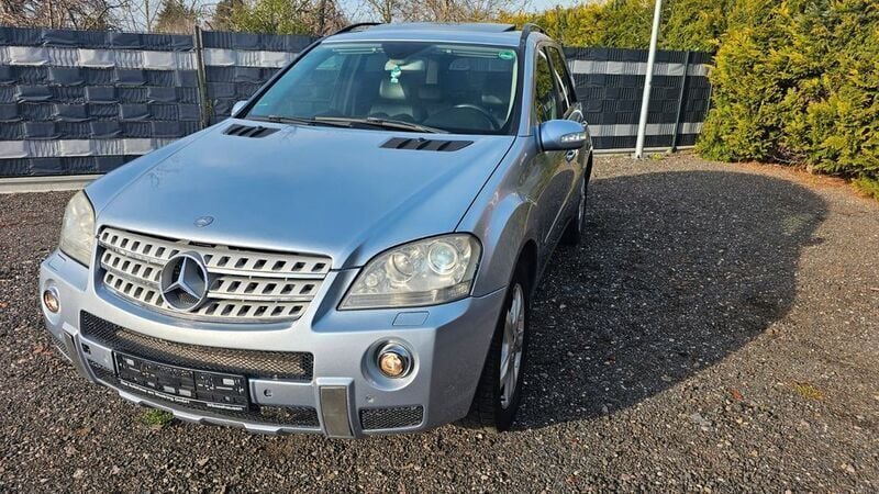 Blau Gebraucht 2006 Mercedes ML320 AMG SUV | 5.990 € (Superpreis) - Bild 1/4