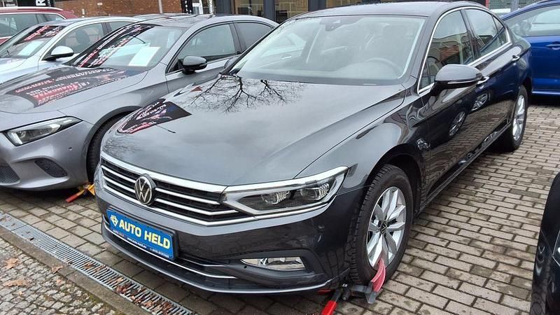 Gebraucht VW Passat Business 122 PS (89 kW) 2021 Mangangrau Limousine