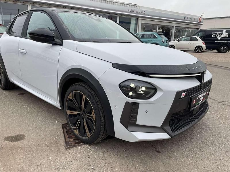 Neu Lancia Ypsilon 101 PS (74 kW) 2025 Weiß /dach schwarz Kleinwagen