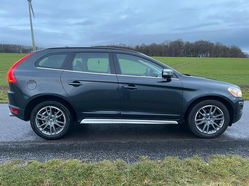 Gebraucht Volvo XC60 R-Design 200 PS (147 kW) 2010 Grau SUV