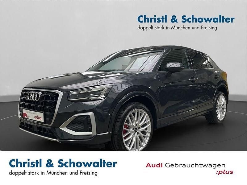 Manhattangrau metallic Gebraucht 2025 Audi Q2 Sport SUV | 39.510 € (Teuer) - Bild 1/4