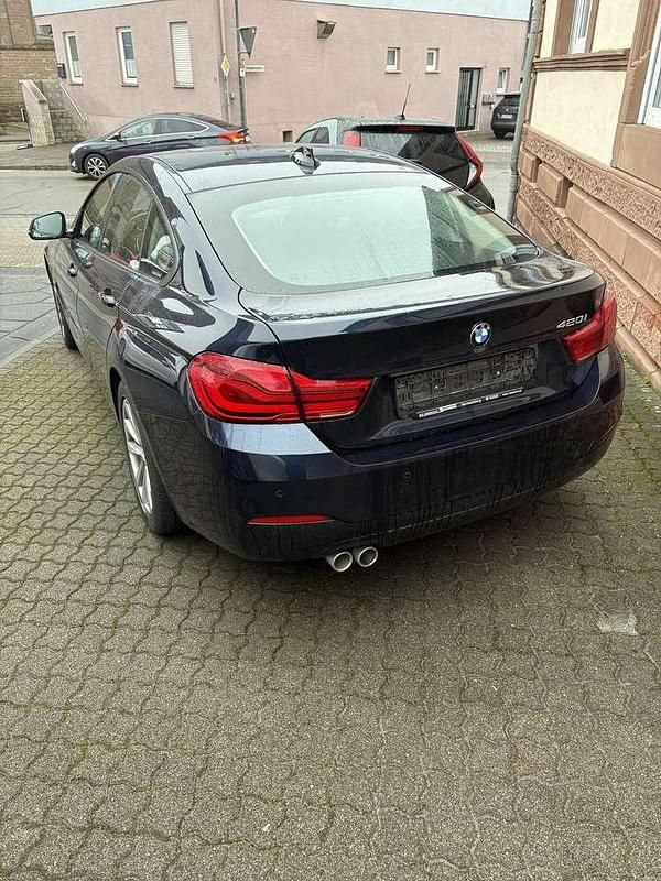 Gebraucht BMW 420 Advantage 184 PS (135 kW) 2018 Imperialblau brillanteffekt Kleinwagen
