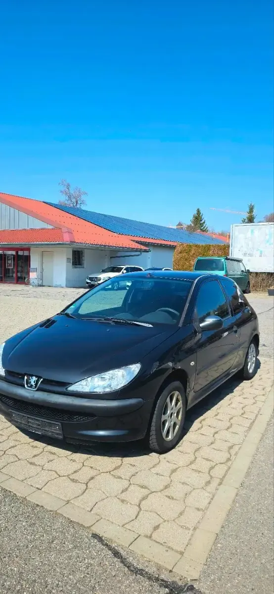 Używany Peugeot 206 75 KM (55 kW) 2007 Czarny Hatchback