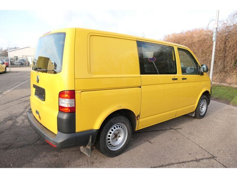 Gebraucht VW T5 84 PS (61 kW) 2013 Ginstergelb r1032 Van