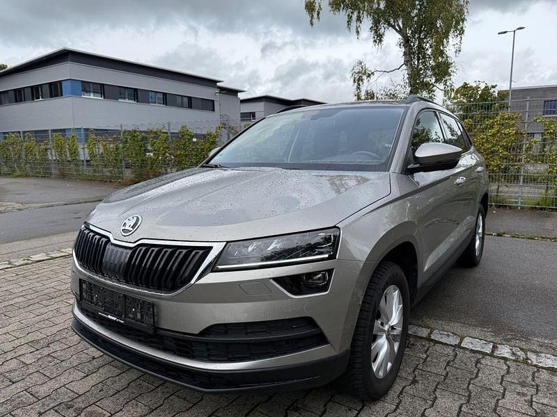 Beige Gebraucht 2019 Skoda Karoq Ambition SUV | 18.390 € (Fairer Preis) - Bild 1/4