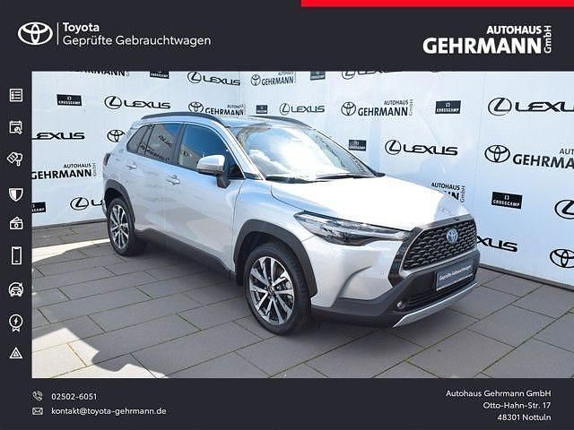 Silber Gebraucht 2023 Toyota Corolla Cross Team SUV | 30.990 € (Fairer Preis) - Bild 1/4