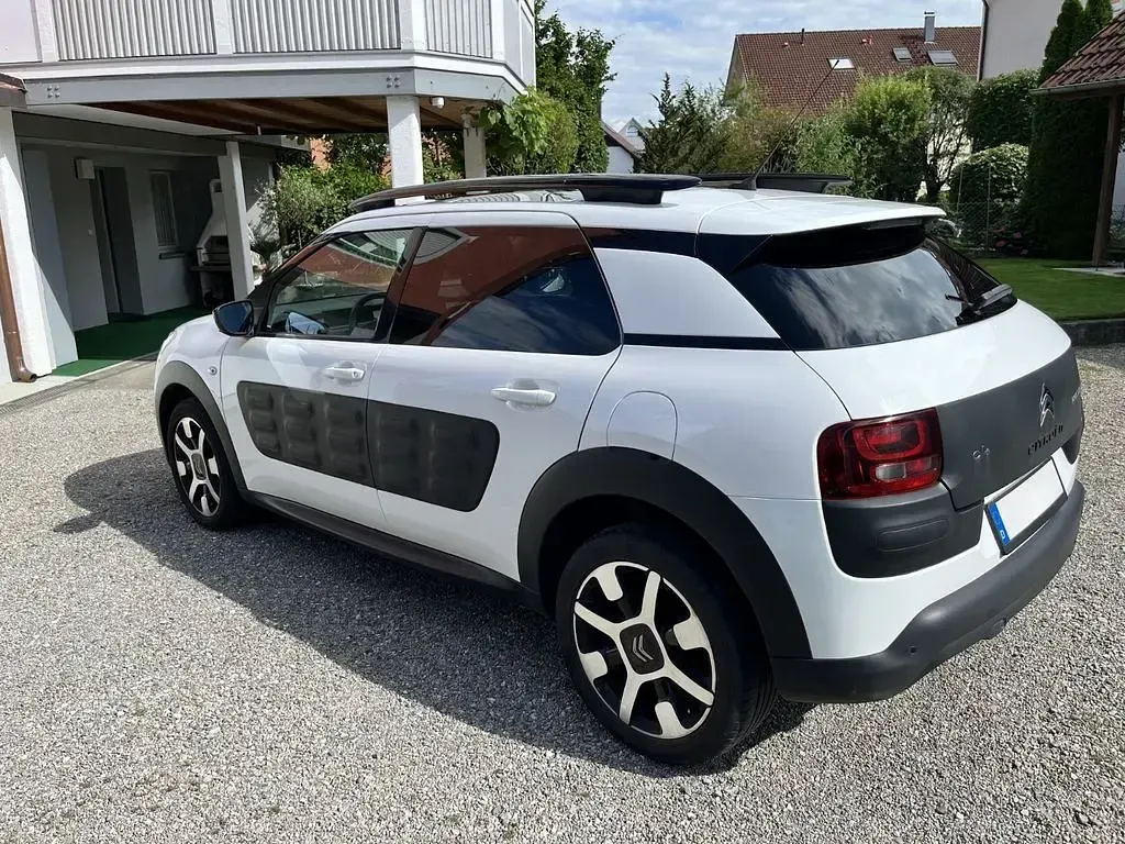 Gebraucht Citroën C4 Shine Edition 82 PS (60 kW) 2015 Weiß Limousine