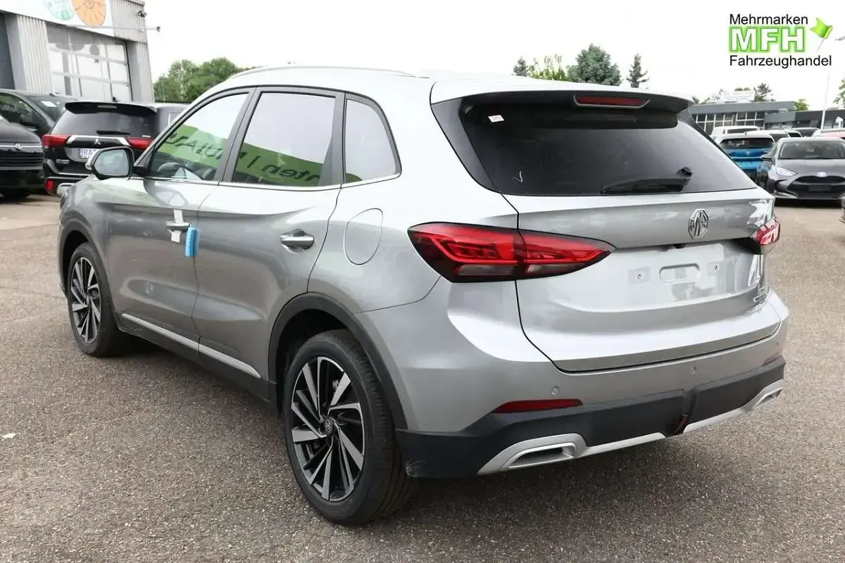 Neu MG ZS Luxury 102 PS (75 kW) 2026 Cosmic silver metallic SUV