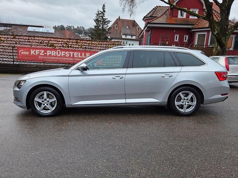 Gebraucht Skoda Superb Ambition 150 PS (110 kW) 2015 Silber Kombi