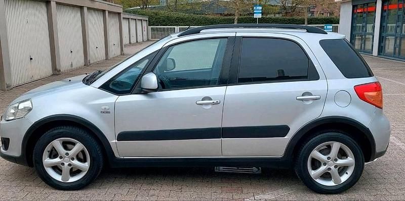 Gebraucht Suzuki SX4 120 PS (88 kW) 2009 Silber SUV