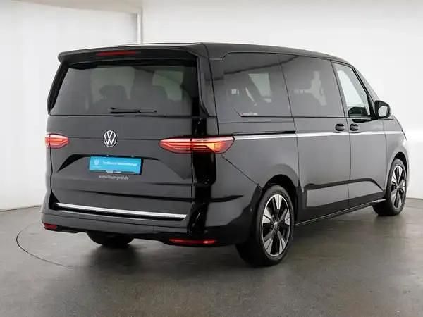 Second-hand VW Multivan 150 CP (110 kW) 2026 Negru Monovolum