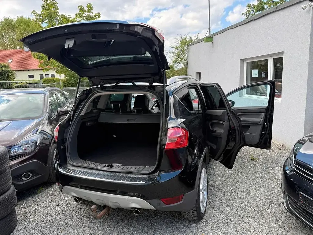 Usado Ford Kuga Titanium 136 HP (100 kW) 2009 Preto SUV