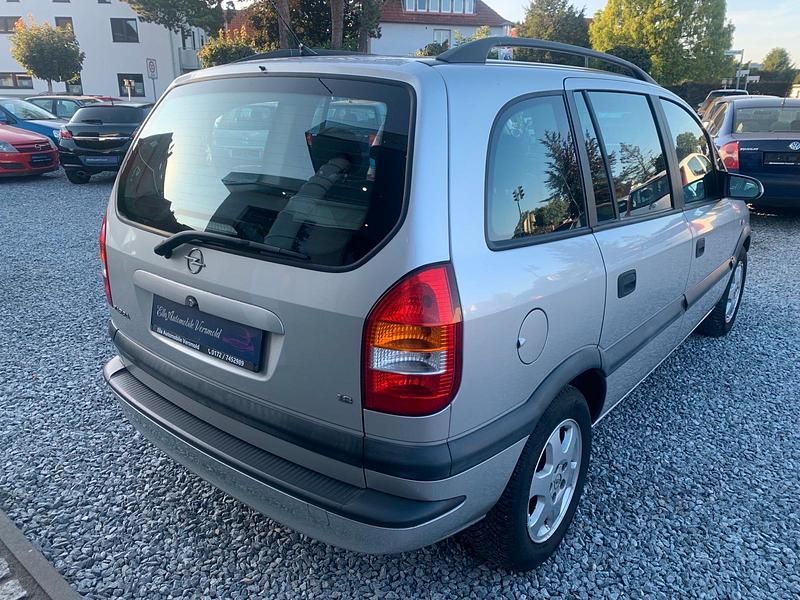 Gebraucht Opel Zafira Elegance 125 PS (91 kW) 2003 Silber Van / Kleinbus