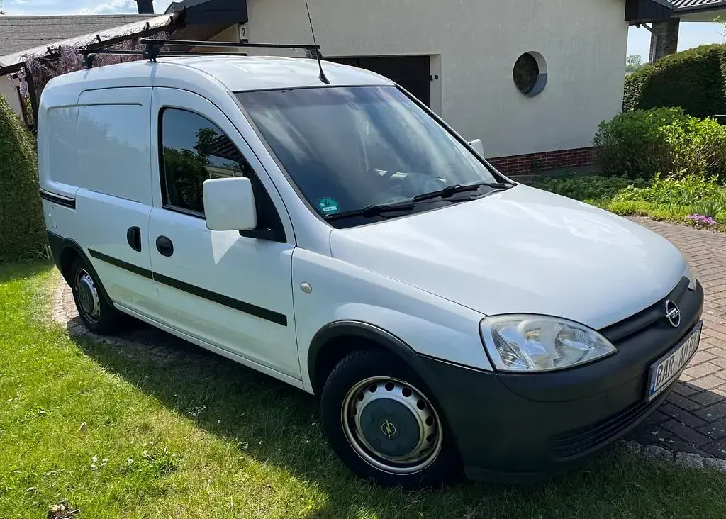 Second-hand Opel Combo 75 CP (55 kW) 2011 Alb Monovolum