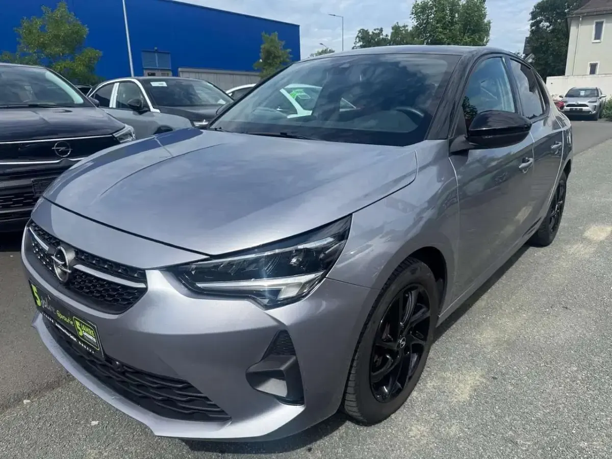 Gebraucht Opel Corsa 101 PS (74 kW) 2023 Kontrast grau/quarz silber Kleinwagen