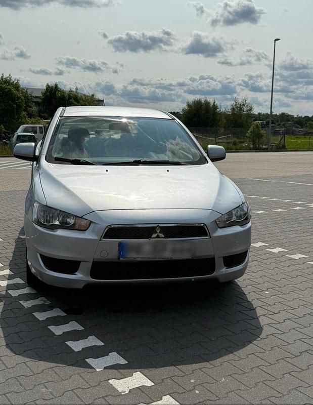 Silber Gebraucht 2010 Mitsubishi Lancer Limousine | 7.000 € (Fairer Preis) - Bild 1/4