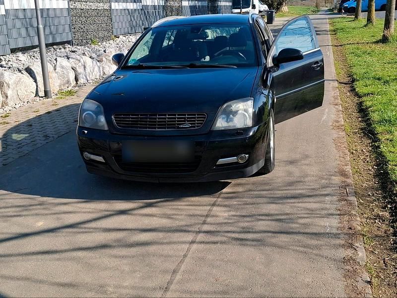 Gebraucht Opel Signum 150 PS (110 kW) 2005 Schwarz Kleinwagen