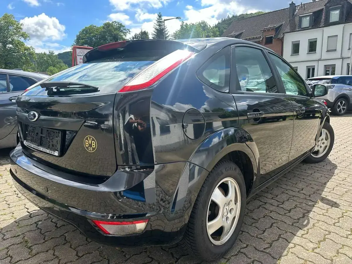 Gebraucht Ford Focus Titanium 101 PS (74 kW) 2009 Pantherschwarz metallic Kleinwagen