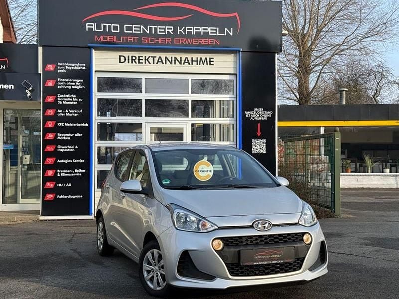Silber Gebraucht 2018 Hyundai i10 Select Kleinwagen | 9.490 € (Fairer Preis) - Bild 1/4