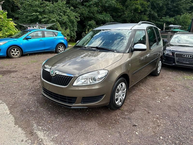 Braun Gebraucht 2012 Skoda Roomster Van / Kleinbus | 2.250 € (Etwas zu teuer) - Bild 1/4