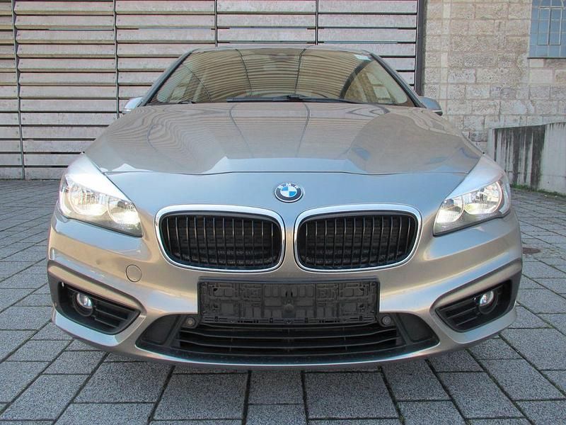 Gebraucht BMW 216 Active Tourer Advantage 116 PS (85 kW) 2016 Silber Van / Kleinbus