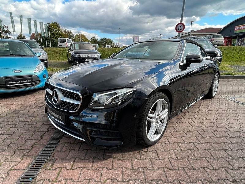 Obsidianschwarz metalliclack Gebraucht 2019 Mercedes E220 AMG line Cabrio | 34.950 € (Fairer Preis) - Bild 1/4