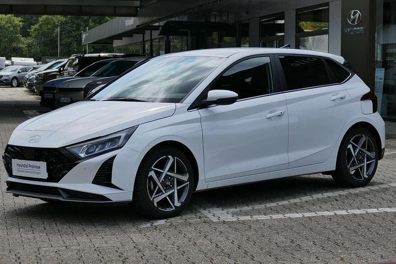 Atlas white / sol Gebraucht 2024 Hyundai i20 Prime Kleinwagen | 20.890 € (Guter Preis) - Bild 1/4