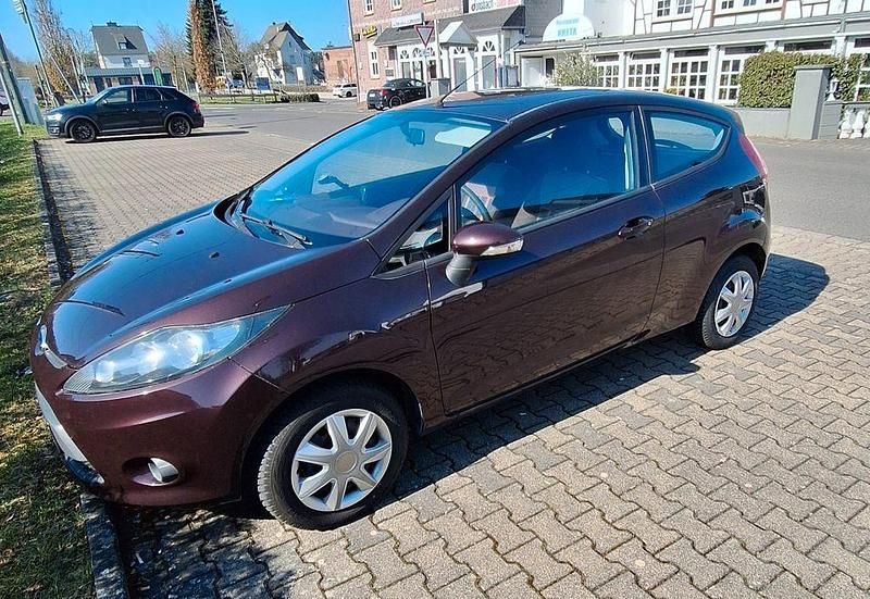 Gebraucht Ford Fiesta Trend 82 PS (60 kW) 2009 Rot Kleinwagen