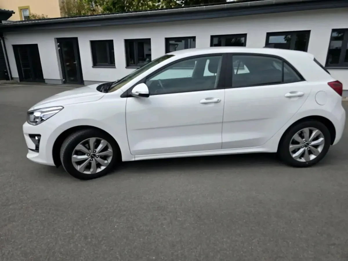 Gebraucht Kia Rio 100 PS (73 kW) 2021 Weiß Kleinwagen