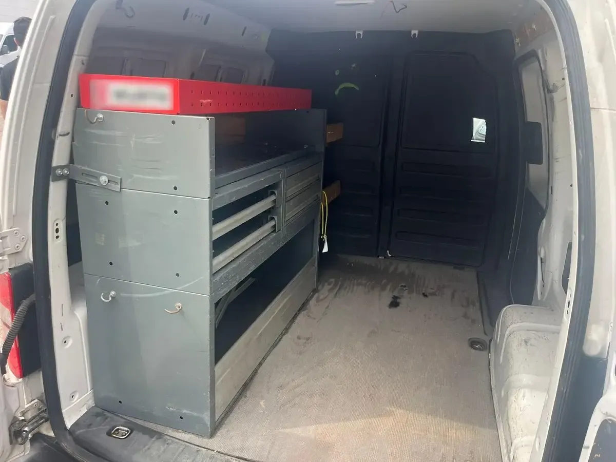Gebraucht VW Caddy 74 PS (54 kW) 2011 Weiß Van / Kleinbus