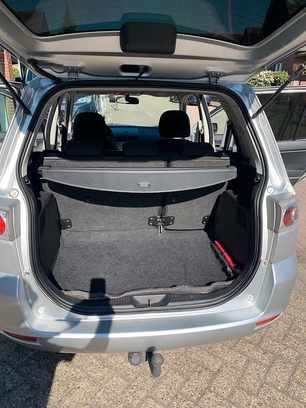 Second-hand Mazda 2 59 CP (43 kW) 2006 Argintiu Hatchback