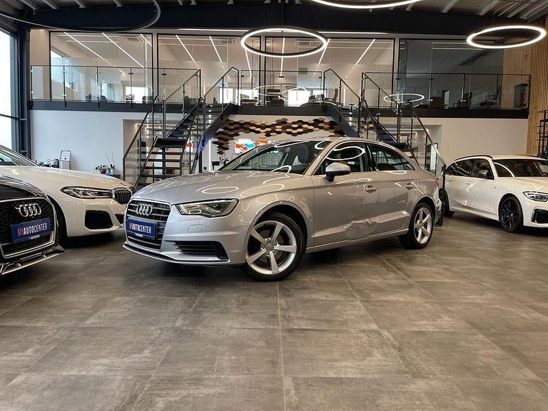 Silber Gebraucht 2016 Audi A3 Ambiente Limousine | 10.499 € (Guter Preis) - Bild 1/4