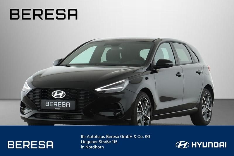 Abyss black / mic Neu 2025 Hyundai i30 Advantage Limousine | 25.590 € (Fairer Preis) - Bild 1/4