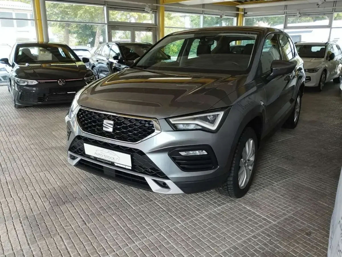 Usado Seat Ateca Style 150 CV (110 kW) 2023 Gris SUV