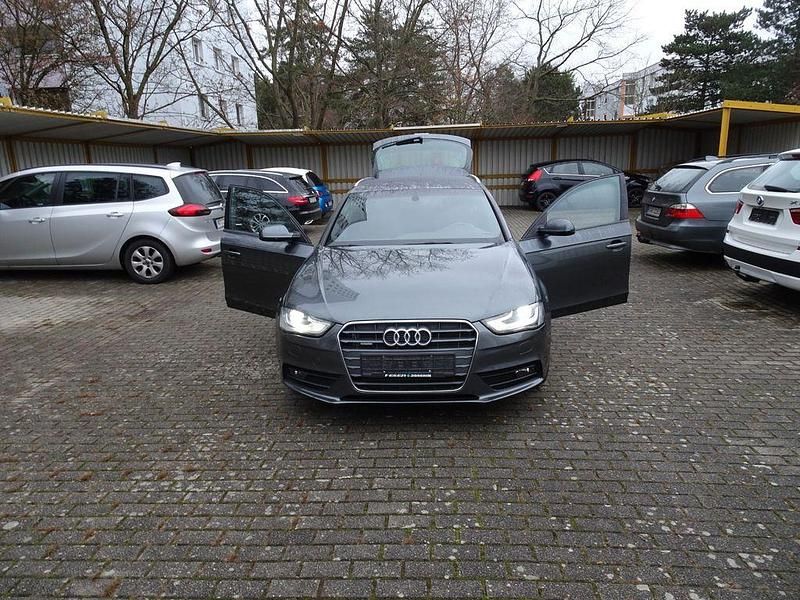 Grau Gebraucht 2015 Audi A4 S-Line Kombi | 11.450 € (Superpreis) - Bild 1/4