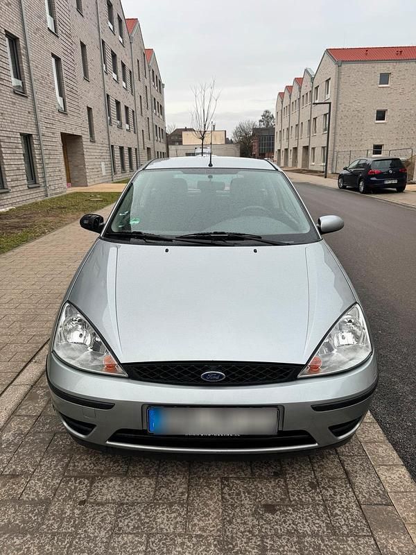 Usata Ford Focus 75 CV (55 kW) 2004 Grigio Utilitaria