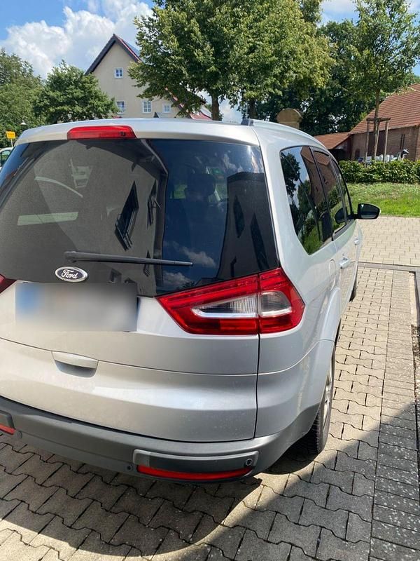 Gebraucht Ford Galaxy Trend 140 PS (102 kW) 2014 Silber Van / Kleinbus