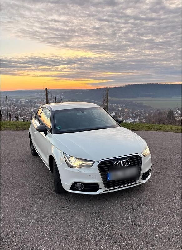 Beige Gebraucht 2012 Audi A1 Kleinwagen | 6.999 € (Fairer Preis) - Bild 1/4