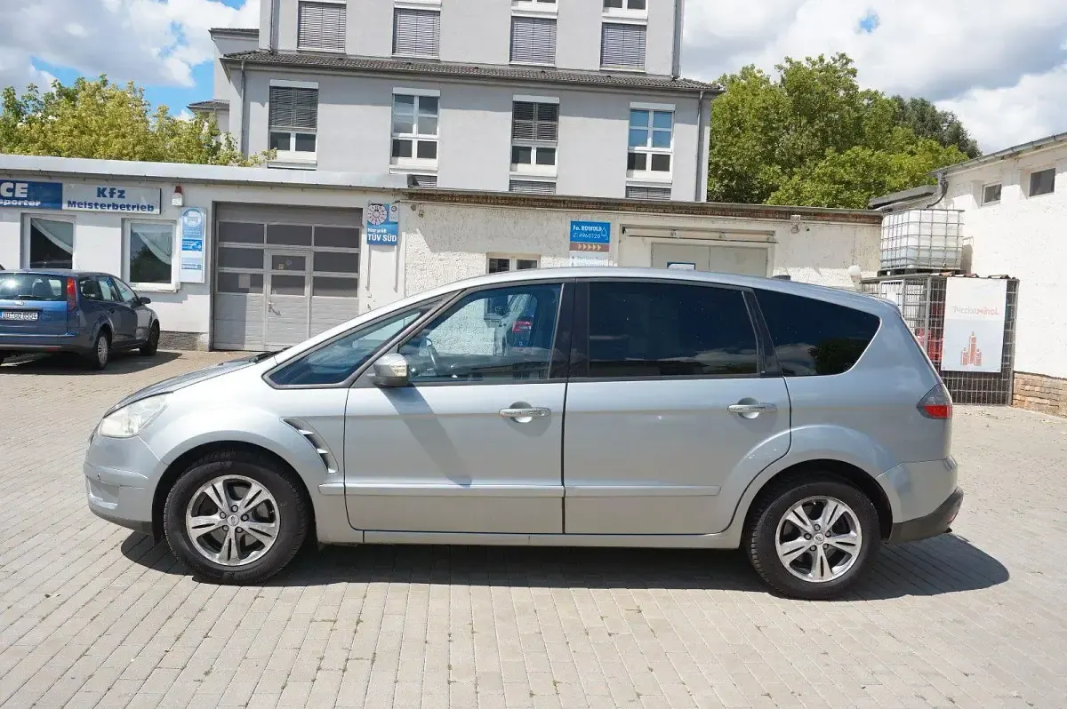 Gebraucht Ford S-MAX Titanium 140 PS (102 kW) 2008 Silber Van / Kleinbus