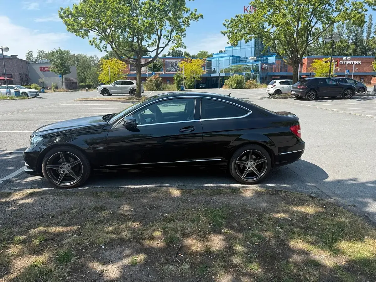 Gebraucht Mercedes C250 204 PS (150 kW) 2012 Schwarz Coupé